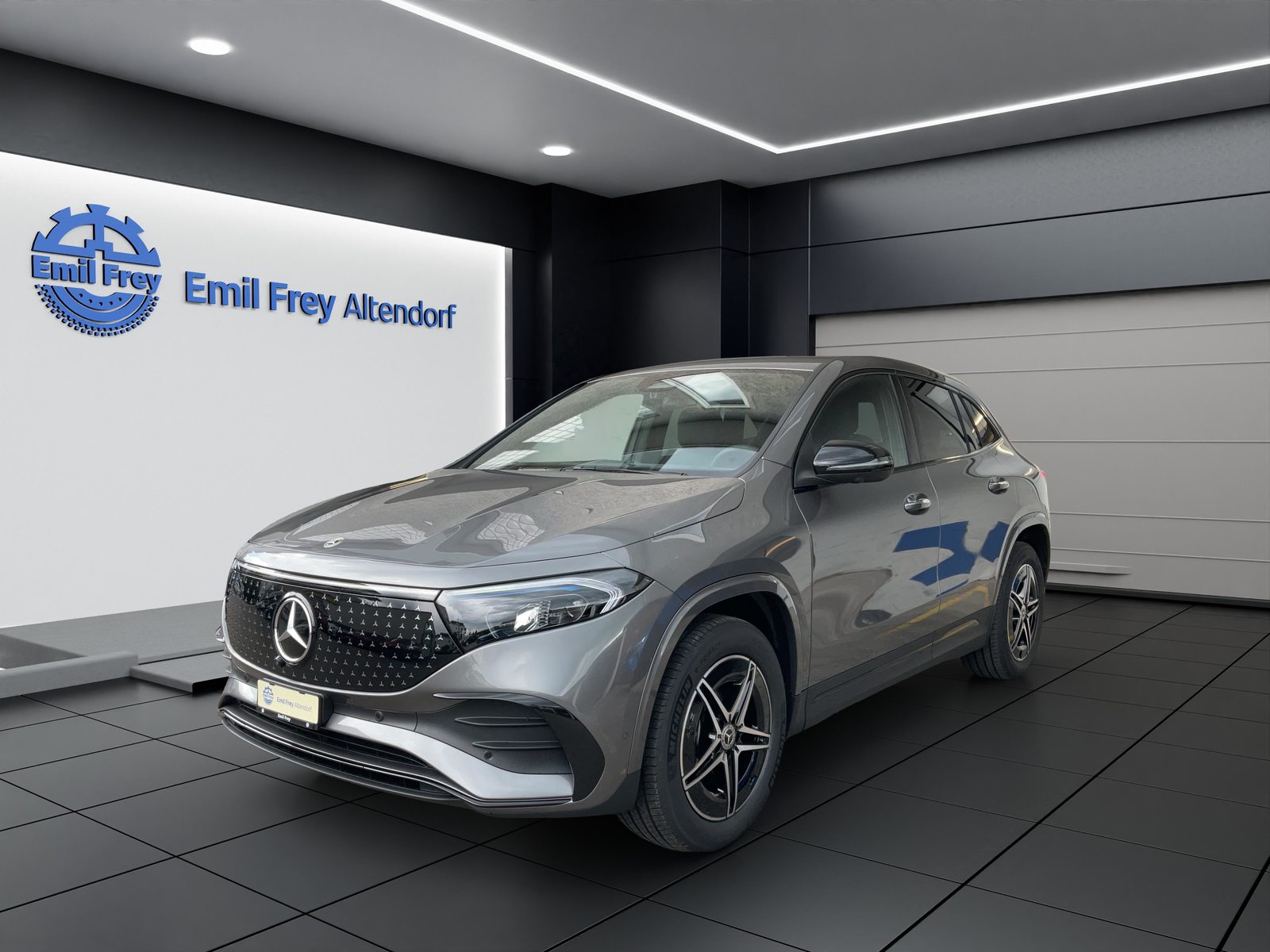 MERCEDES-BENZ EQA 300 4MATIC Excellence Edition AMG Line