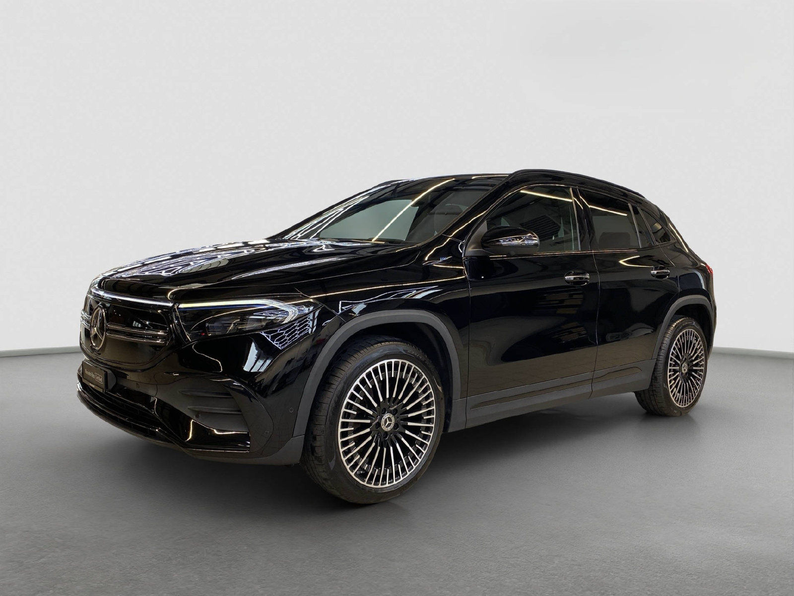 MERCEDES-BENZ EQA 300 AMG Line 4MATIC
