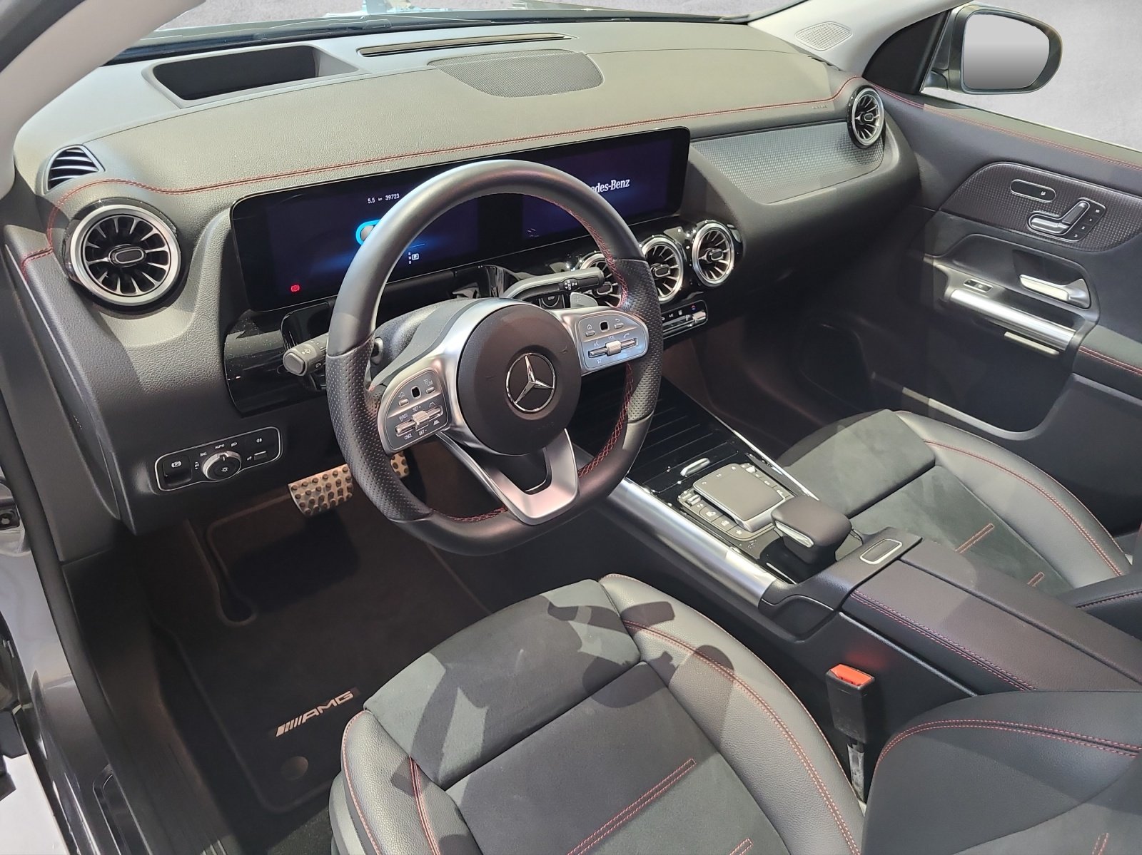MERCEDES-BENZ EQA 300 4Matic, Elektro, Occasion / Gebraucht, Automatik - 7