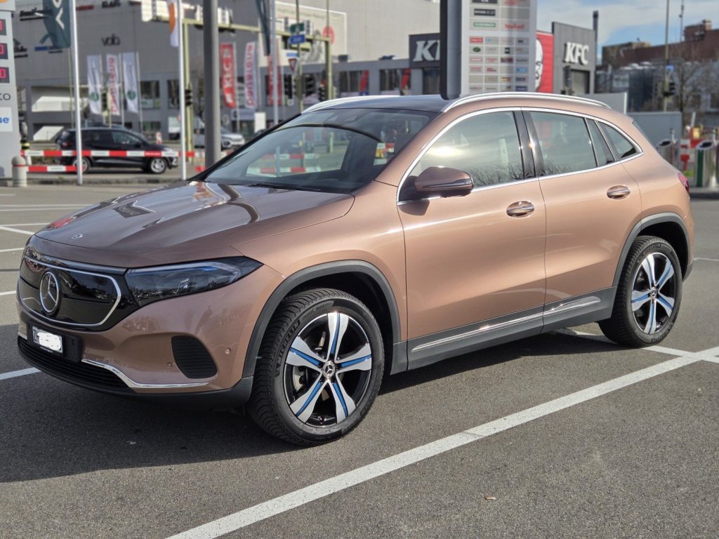MERCEDES-BENZ EQA 300 4M
