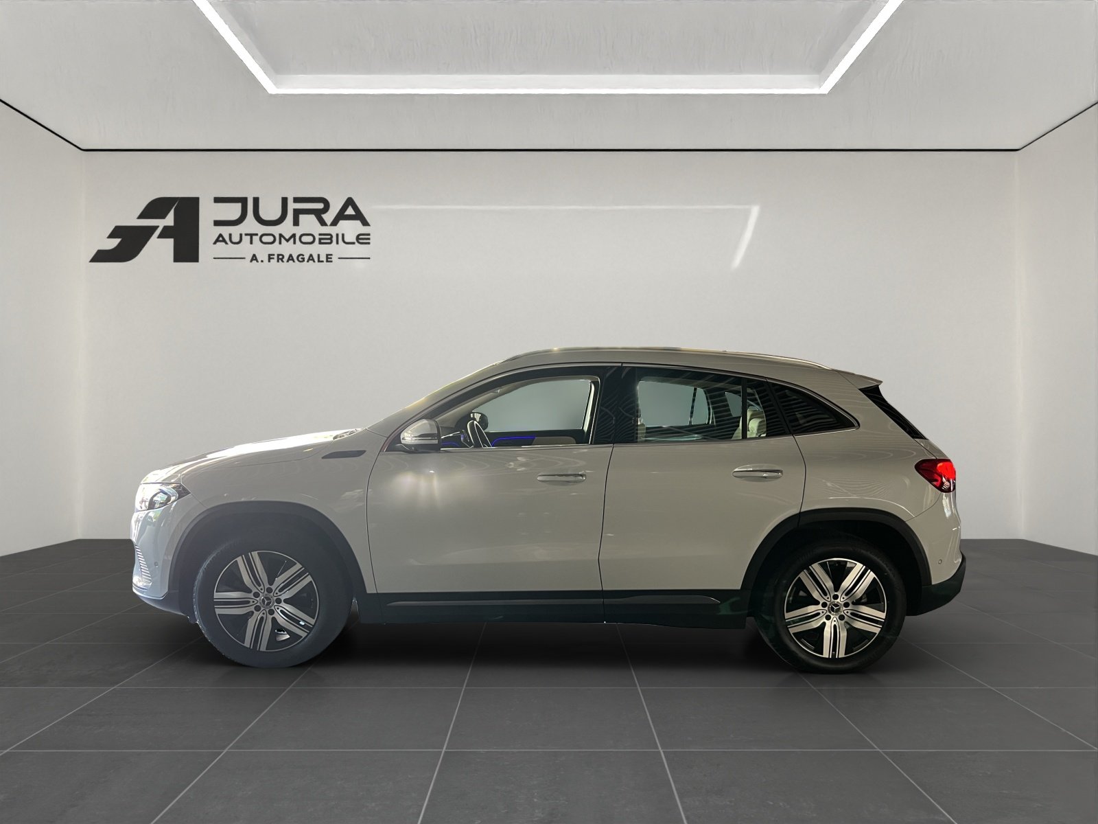 MERCEDES-BENZ EQA 300 Swiss Star 4matic, Elektro, Occasion / Gebraucht, Automatik - 4