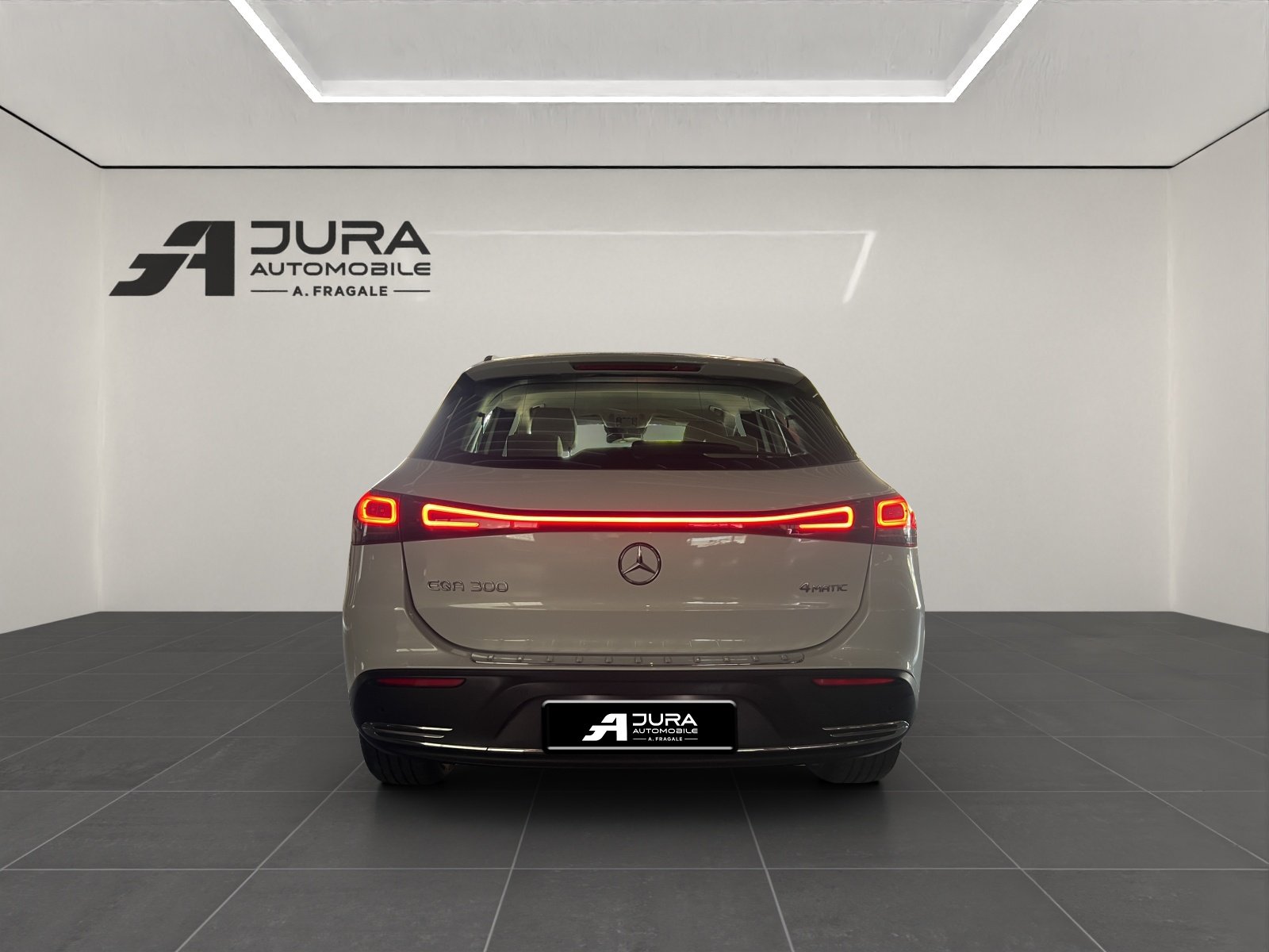 MERCEDES-BENZ EQA 300 Swiss Star 4matic, Elektro, Occasion / Gebraucht, Automatik - 6