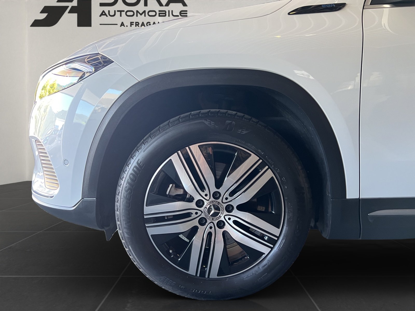 MERCEDES-BENZ EQA 300 Swiss Star 4matic, Elektro, Occasion / Gebraucht, Automatik - 7