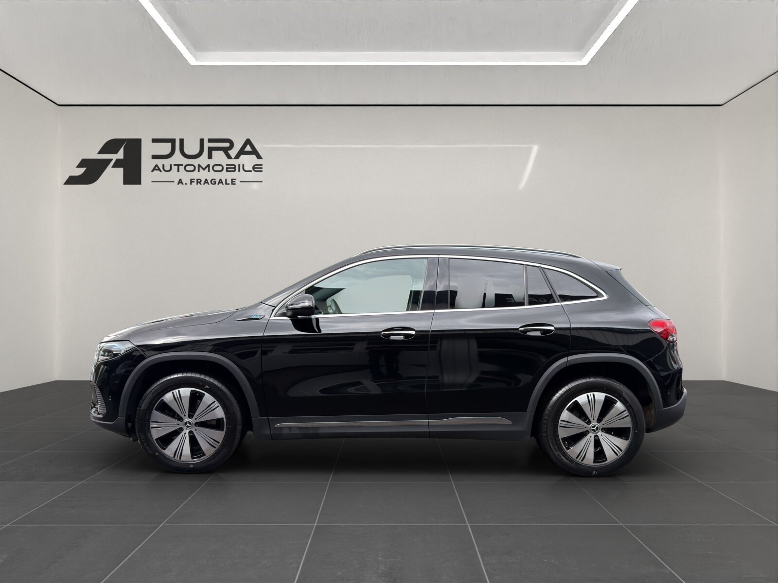 MERCEDES-BENZ EQA 300 4matic Premium, Elektro, Occasion / Gebraucht, Automatik - 4