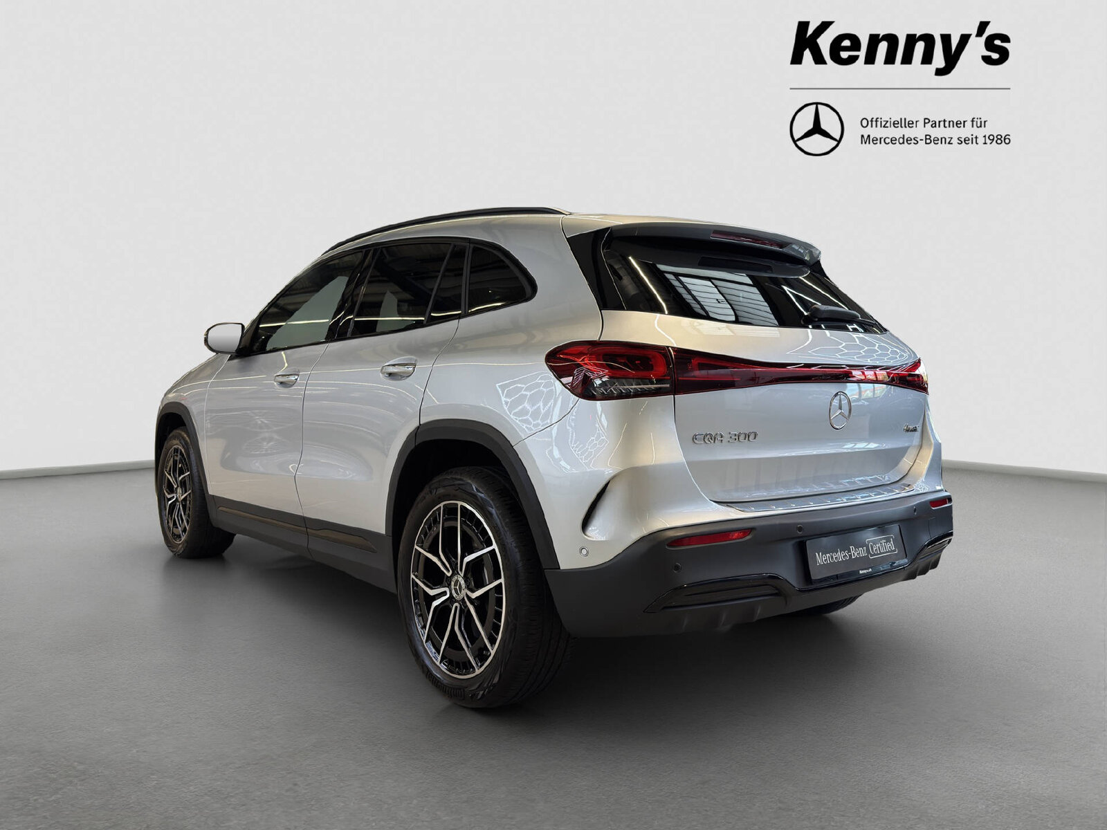 MERCEDES-BENZ EQA 300 Swiss Star AMG Line 4MATIC, Elettrica, Occasioni / Usate, Automatico - 4