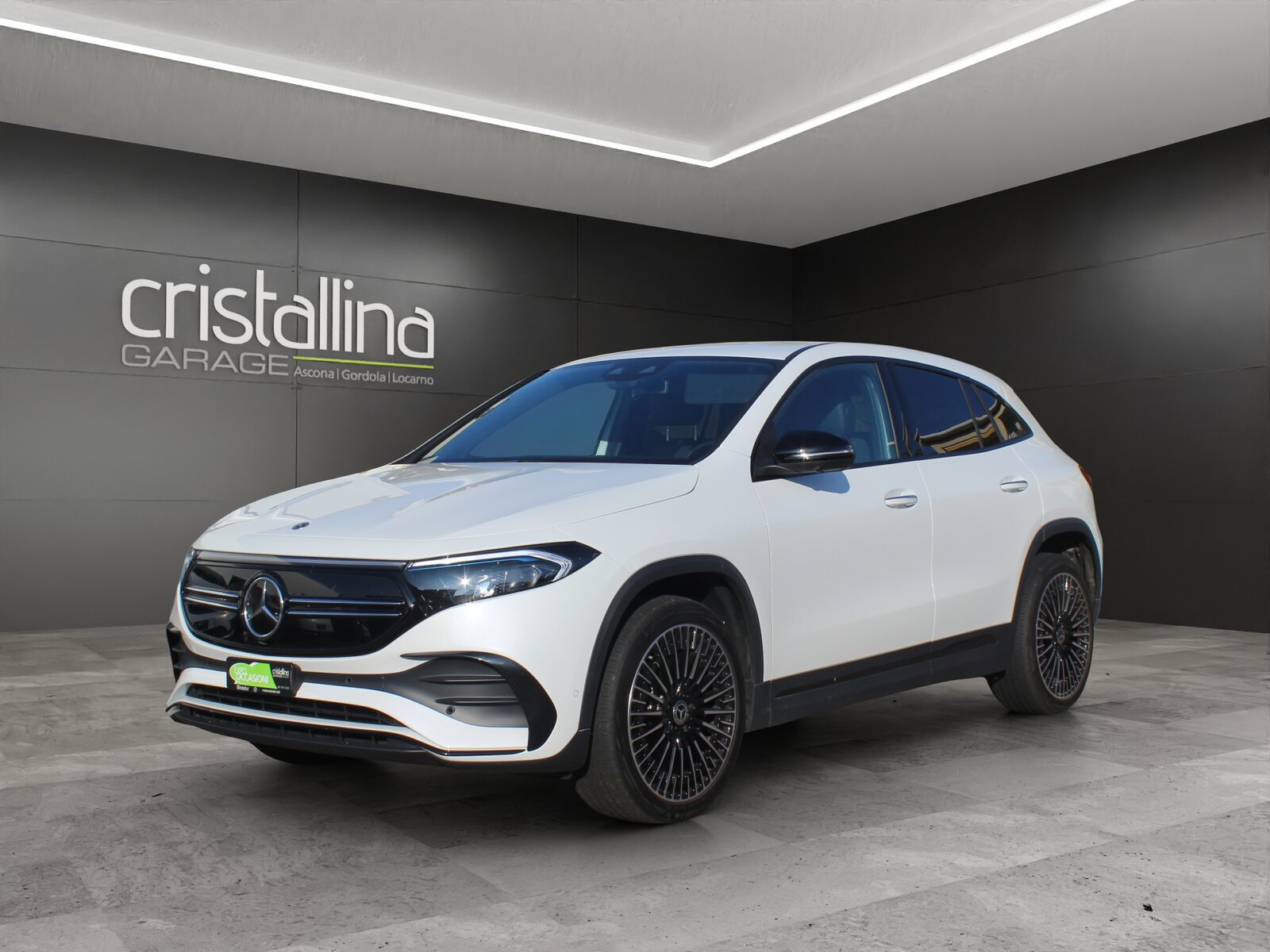 MERCEDES-BENZ EQA 300 Swiss Star AMG Line 4matic