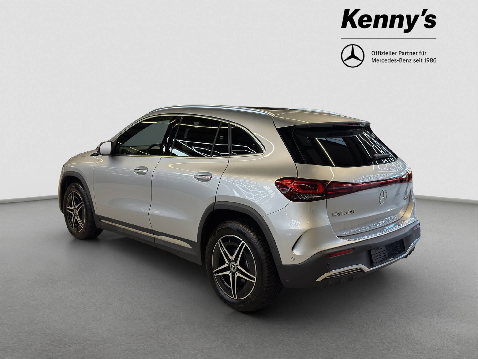 MERCEDES-BENZ EQA 300 Swiss Star AMG Line 4MATIC, Elektro, Occasion / Gebraucht, Automatik - 4