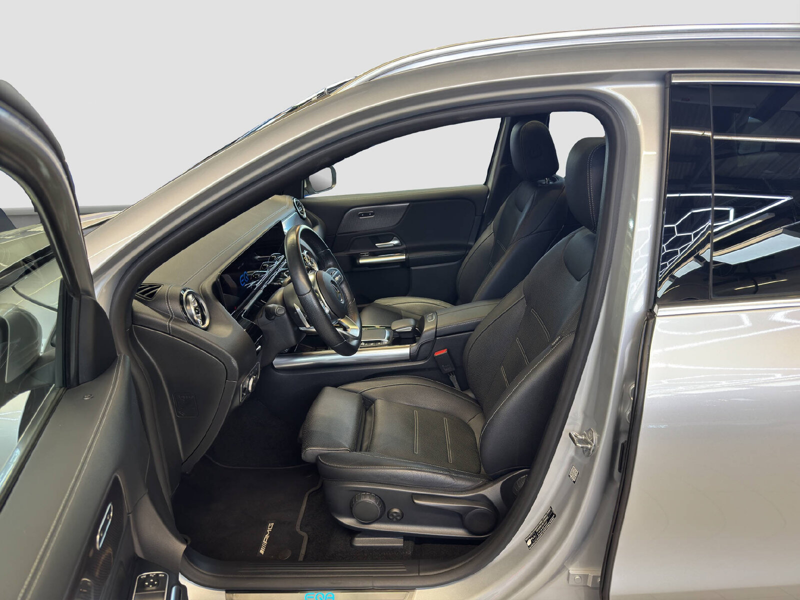 MERCEDES-BENZ EQA 300 Swiss Star AMG Line 4MATIC, Elektro, Occasion / Gebraucht, Automatik - 7