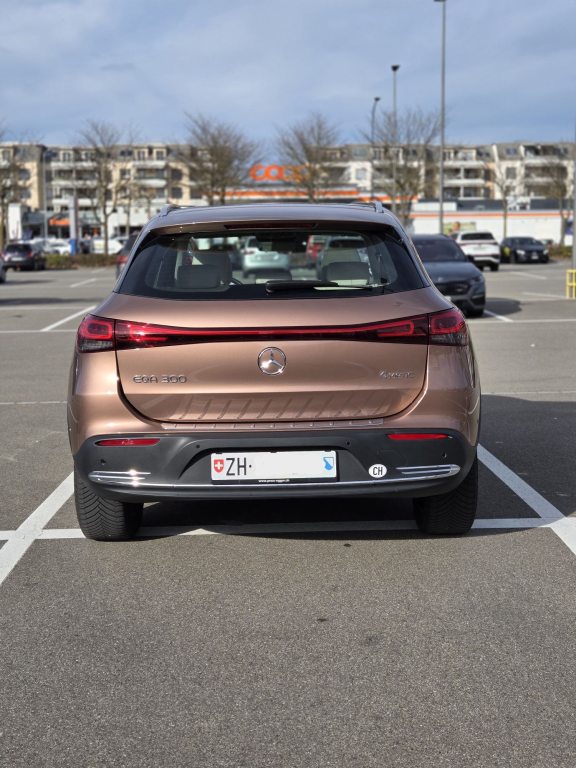 MERCEDES-BENZ EQA 300 4M, Électrique, Occasion / Utilisé, Automatique - 3