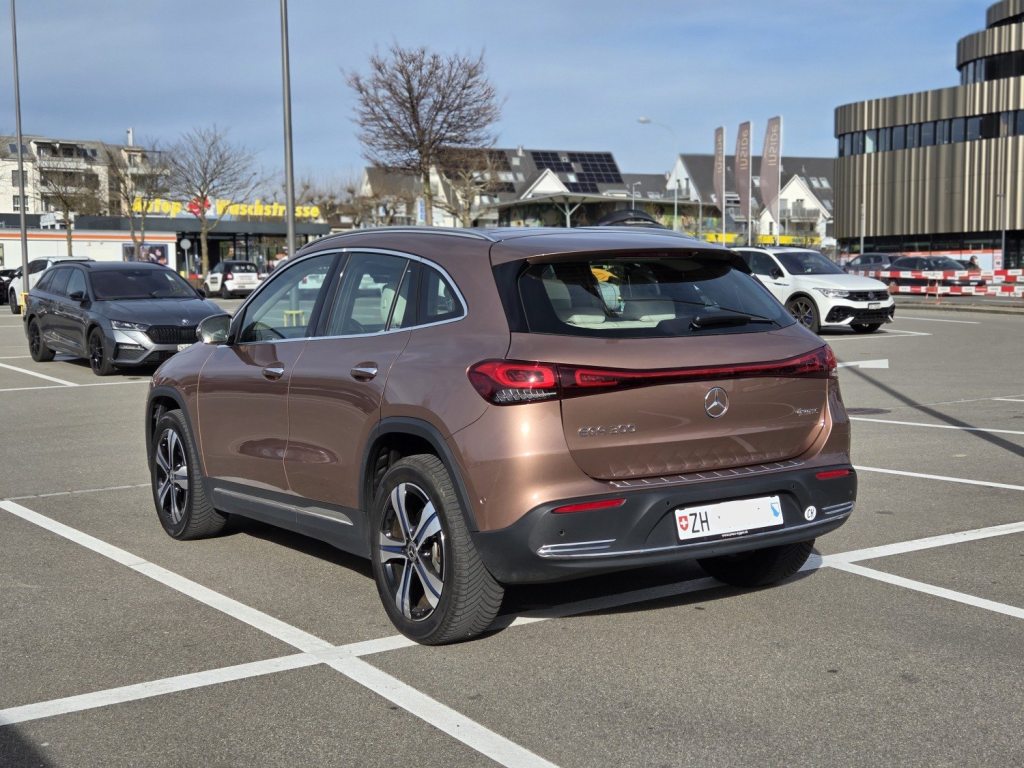 MERCEDES-BENZ EQA 300 4M, Électrique, Occasion / Utilisé, Automatique - 2