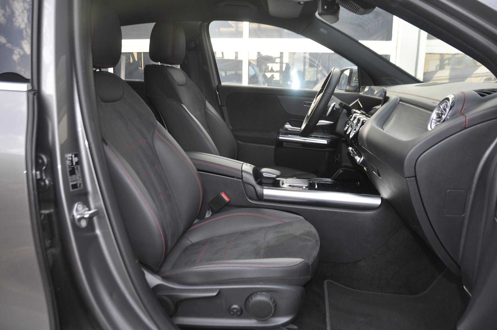 MERCEDES-BENZ EQA 350 AMG Line 4Matic I Anhängerkupplung, Électrique, Occasion / Utilisé, Automatique - 7