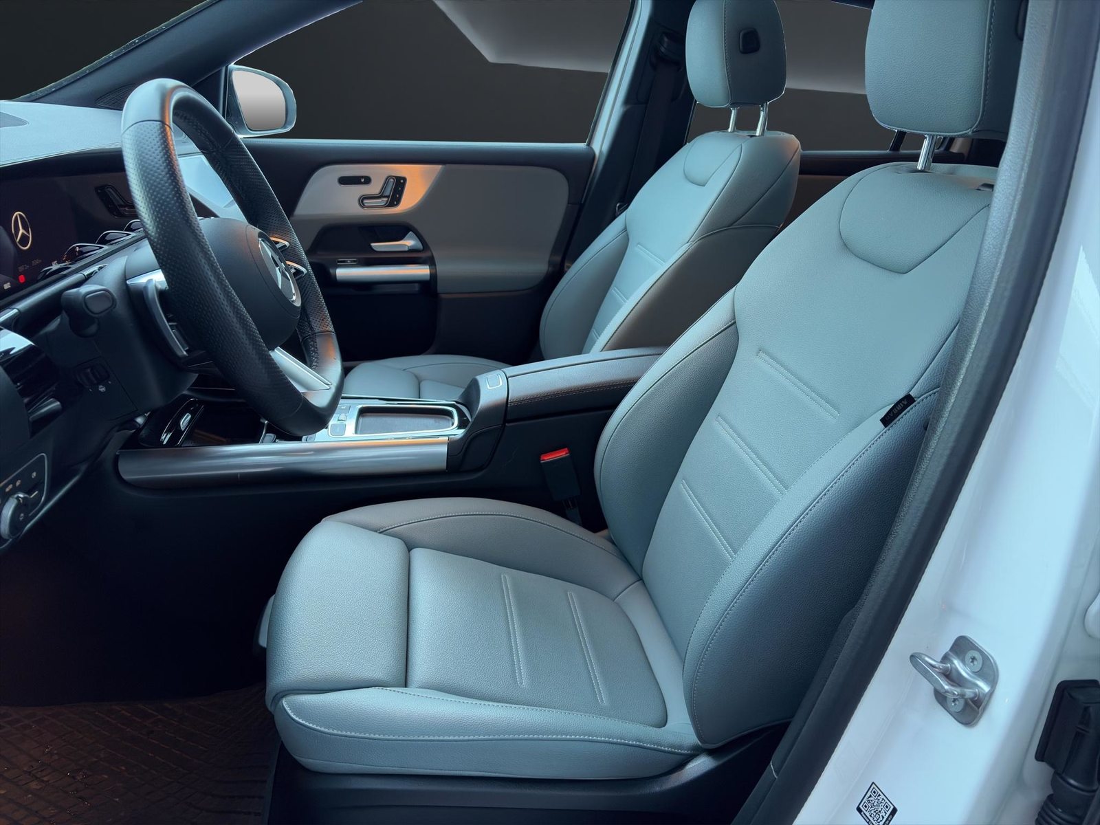 MERCEDES-BENZ EQA 350 Swiss Star AMG Line 4matic, Elektro, Occasion / Gebraucht, Automatik - 5
