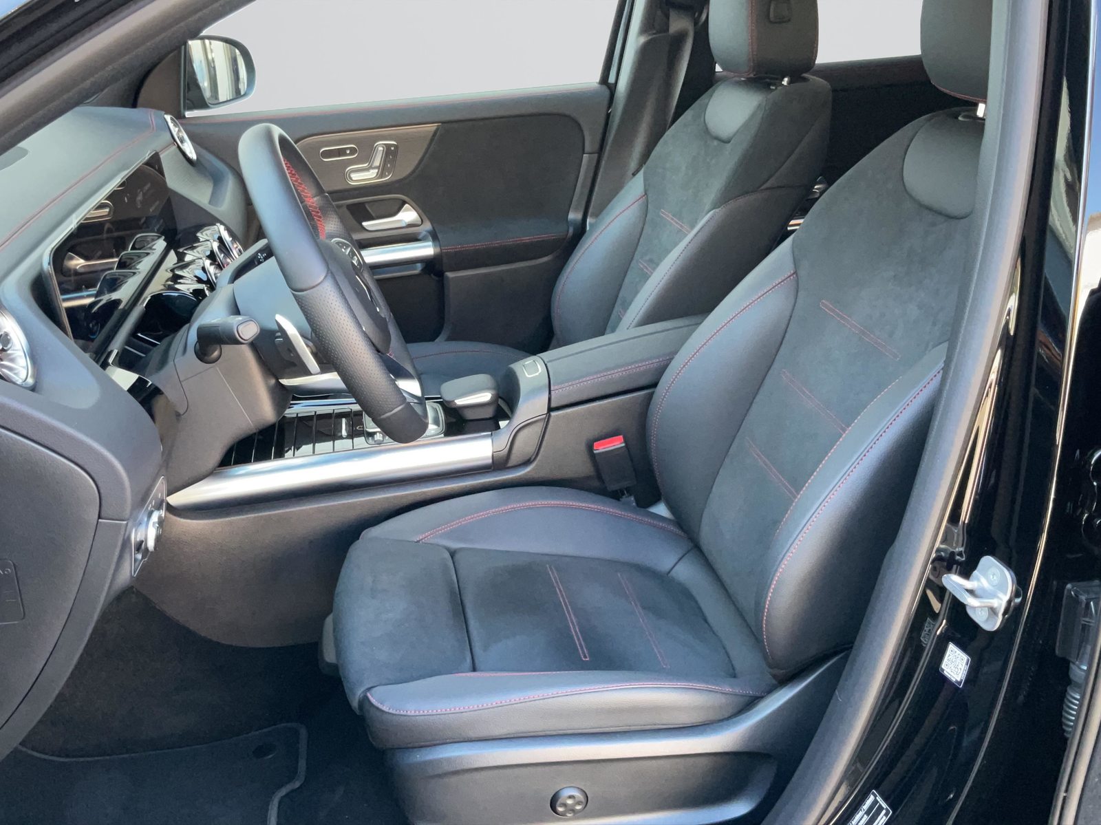 MERCEDES-BENZ EQA 350 4MATIC AMG Line, Elektro, Occasion / Gebraucht, Automatik - 6