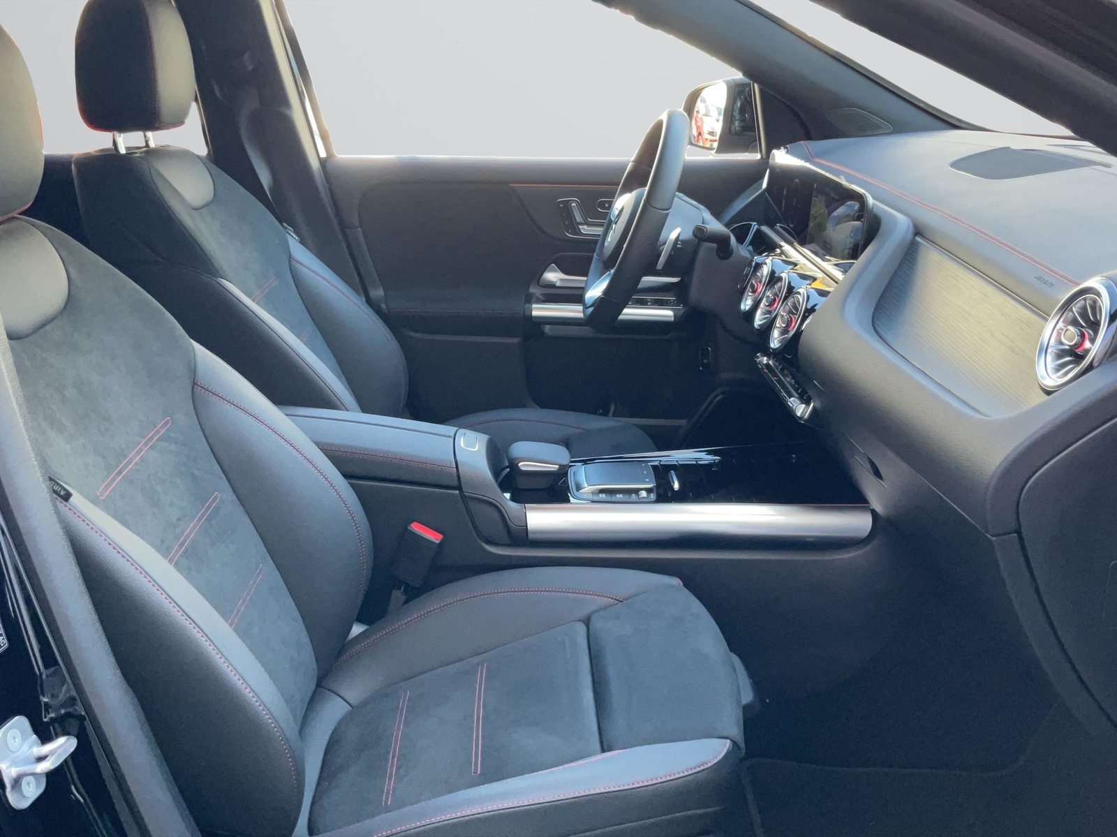 MERCEDES-BENZ EQA 350 4MATIC AMG Line, Elektro, Occasion / Gebraucht, Automatik - 7