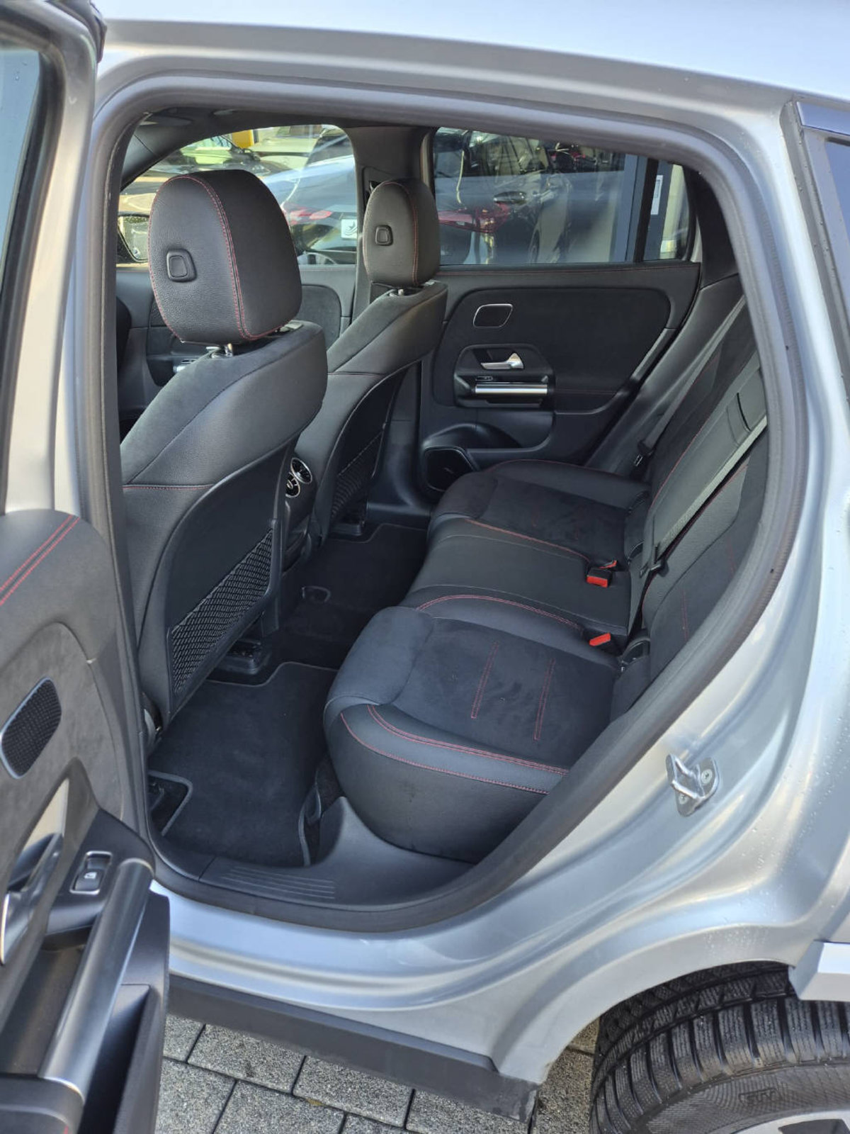MERCEDES-BENZ EQA 350 4Matic AMG Line Excellence Edition, Elektro, Occasion / Gebraucht, Automatik - 7