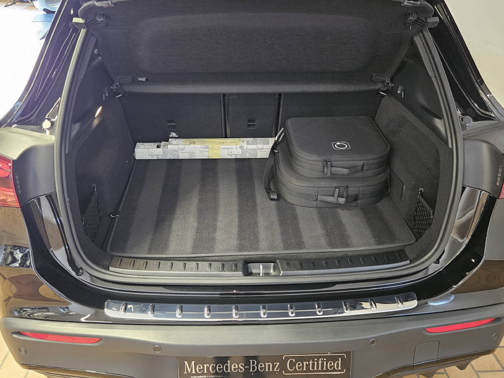 MERCEDES-BENZ EQA 350 Swiss Star AMG Line 4matic, Elettrica, Occasioni / Usate, Automatico - 4