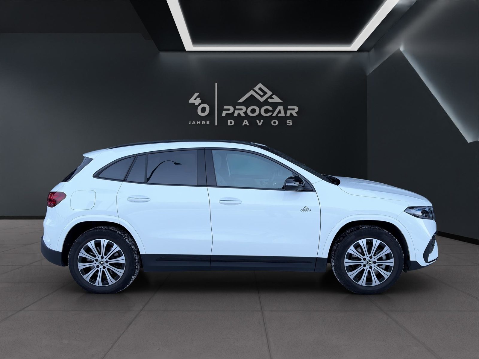 MERCEDES-BENZ EQA 350 Swiss Star AMG Line 4matic, Elettrica, Occasioni / Usate, Automatico - 3