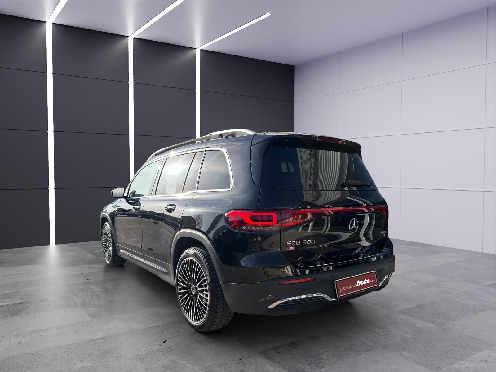 MERCEDES-BENZ EQB 300 4Matic AMG Line, Électrique, Occasion / Utilisé, Automatique - 4