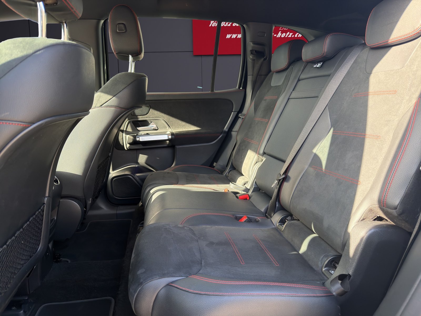 MERCEDES-BENZ EQB 300 4Matic AMG Line, Électrique, Occasion / Utilisé, Automatique - 7