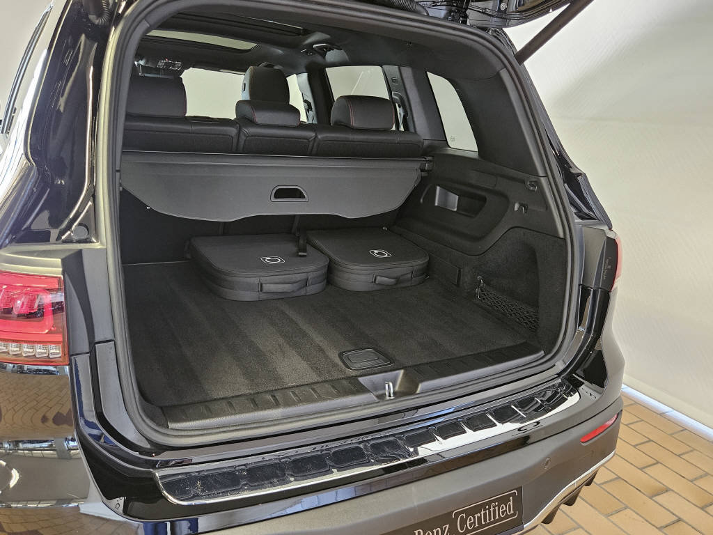 MERCEDES-BENZ EQB 300 4Matic Swiss Star AMG Line, Électrique, Occasion / Utilisé, Automatique - 4