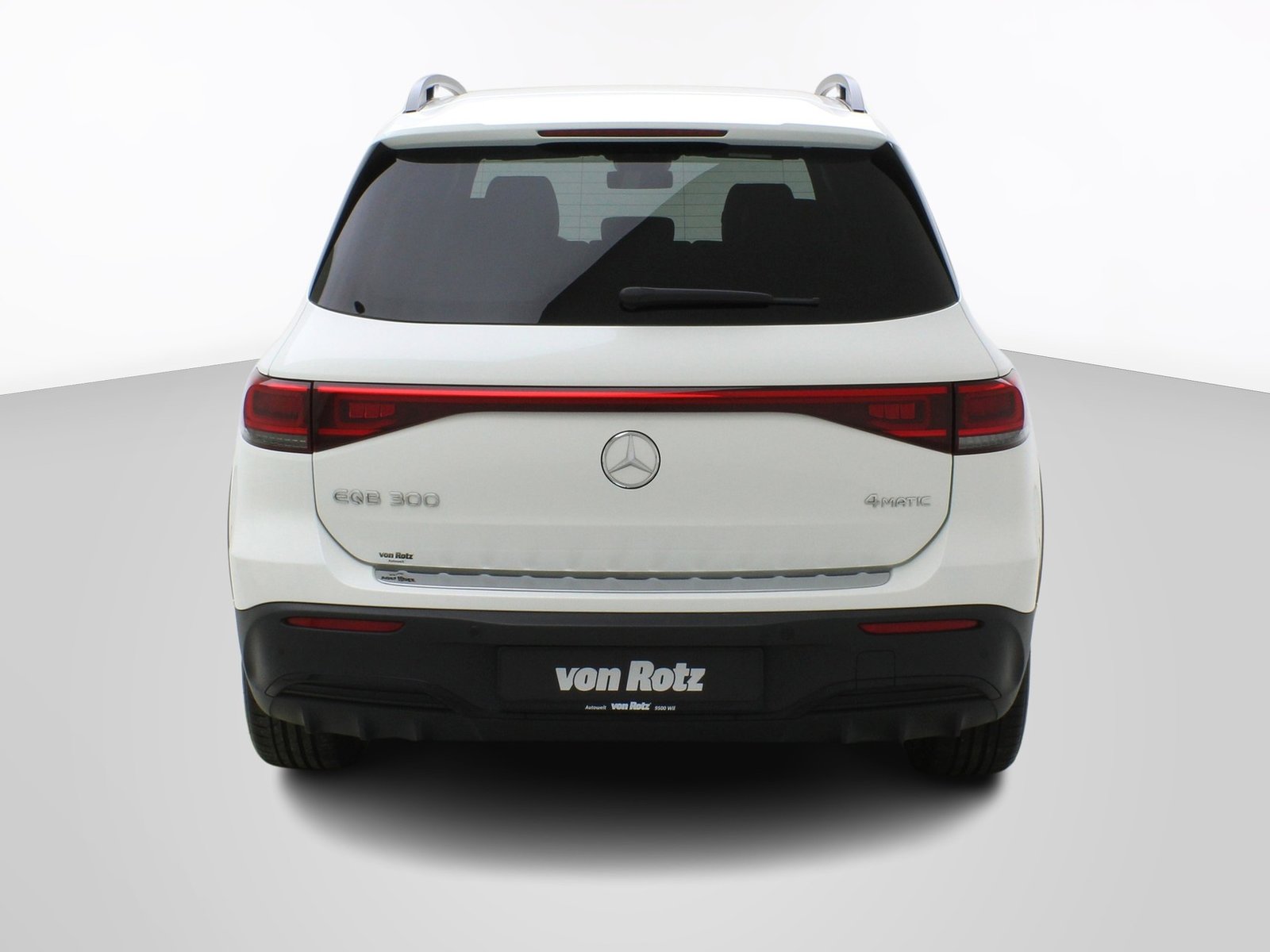 MERCEDES-BENZ EQB 300 AMG Line 4Matic, Electric, Second hand / Used, Automatic - 4