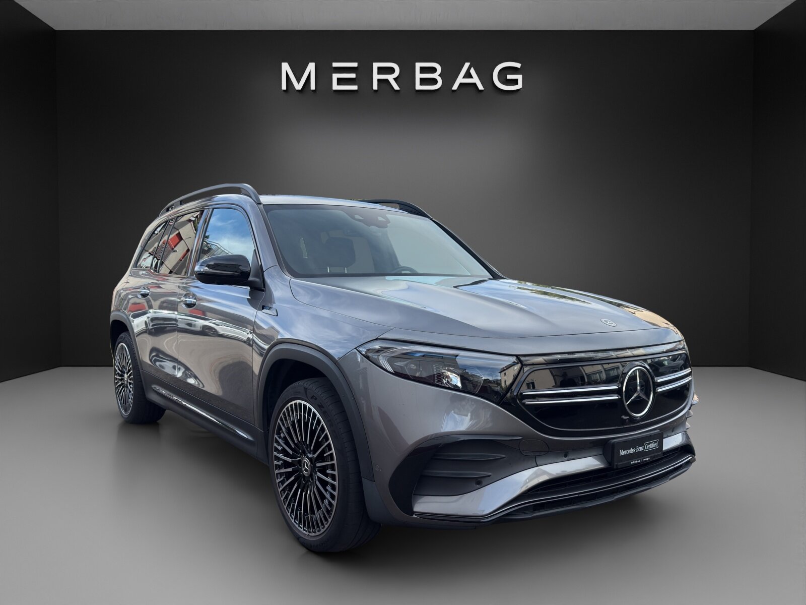 MERCEDES-BENZ EQB 300 AMG Line 4Matic