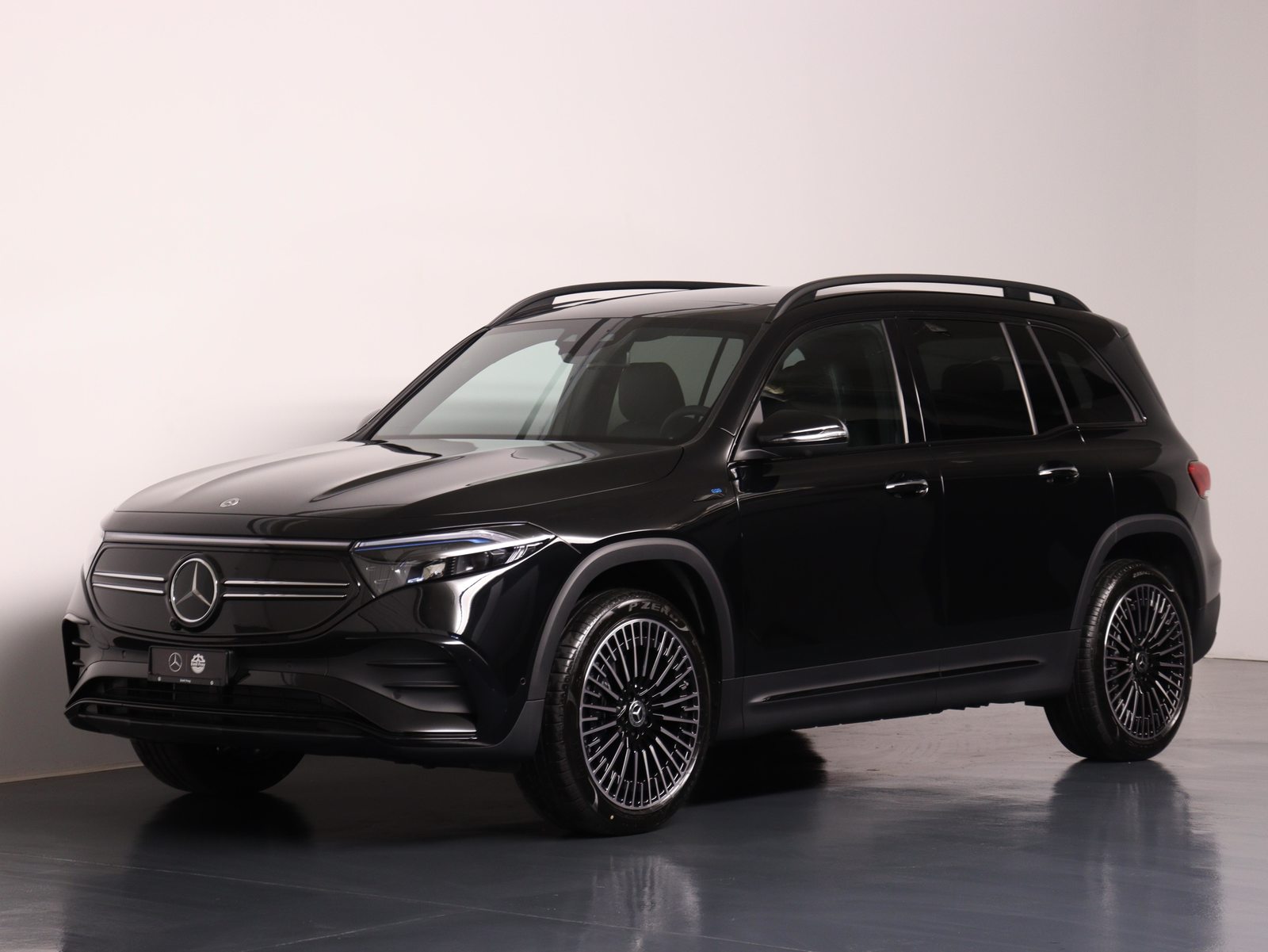 MERCEDES-BENZ EQB 350 Swiss Star AMG Line 4matic