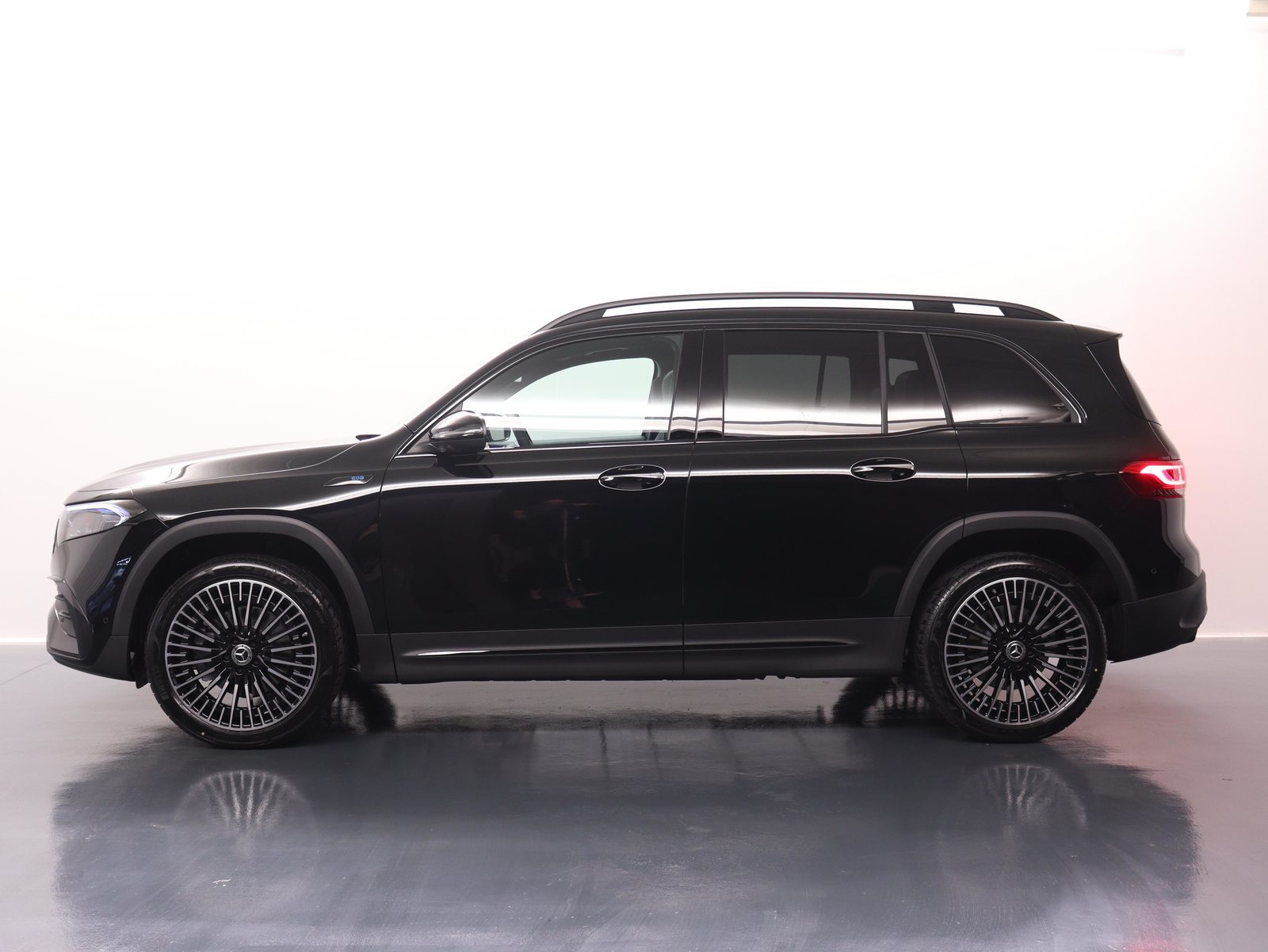 MERCEDES-BENZ EQB 350 Swiss Star AMG Line 4matic, Elettrica, Occasioni / Usate, Automatico - 4
