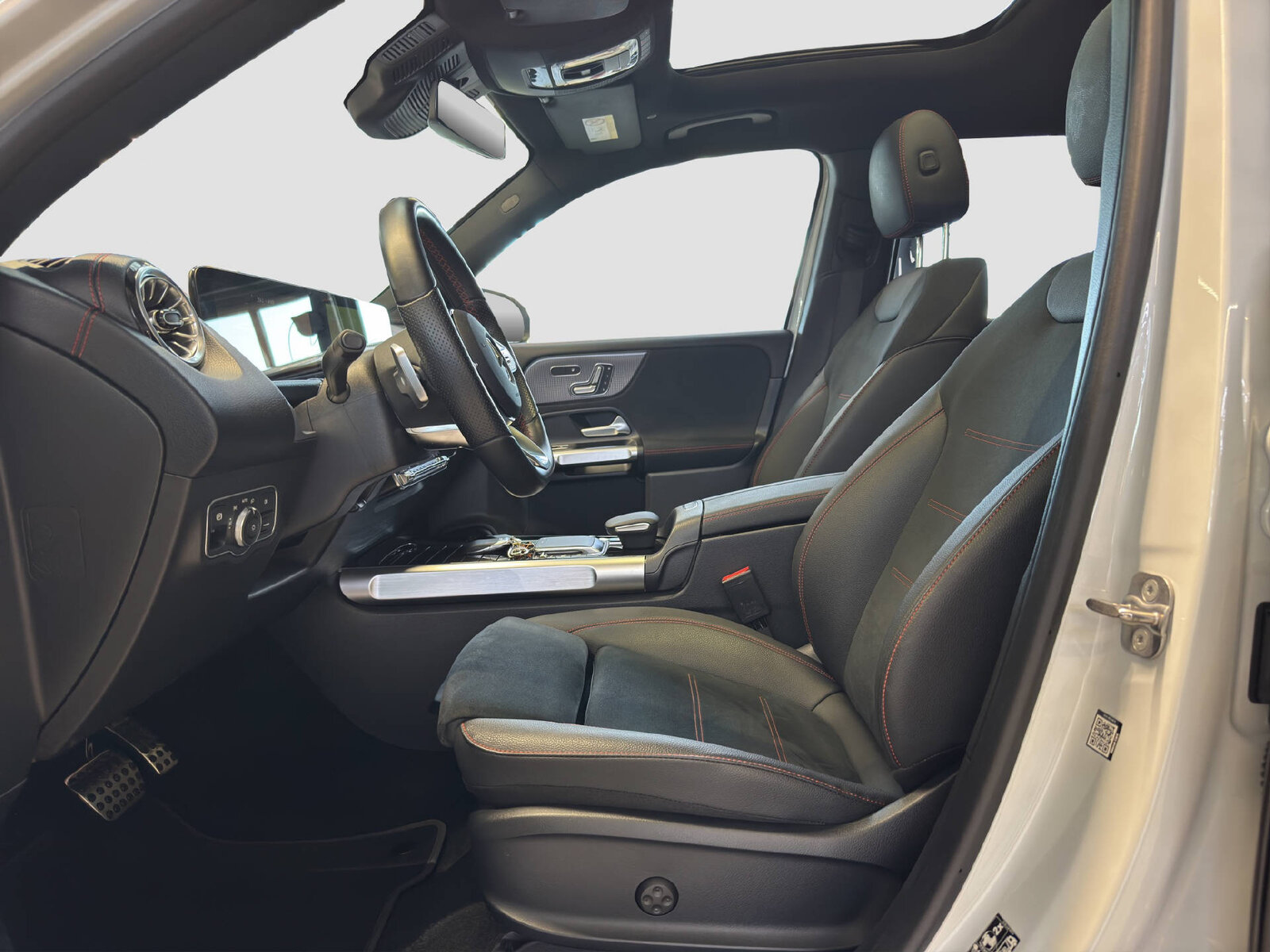 MERCEDES-BENZ EQB 350 Swiss Star AMG Line 4MATIC, Elettrica, Occasioni / Usate, Automatico - 7