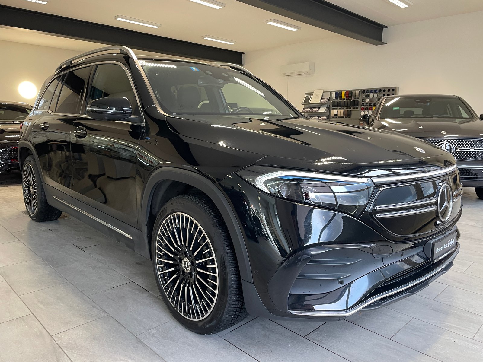 MERCEDES-BENZ EQB 350 AMG Line 4Matic, Elektro, Occasion / Gebraucht, Automatik - 3