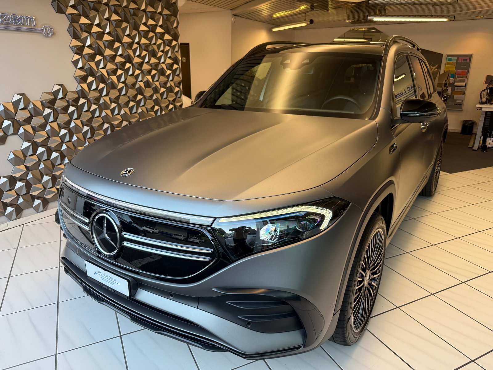 MERCEDES-BENZ EQB 350 AMG Line 4Matic CH-Fahrzeug SOH 96.5