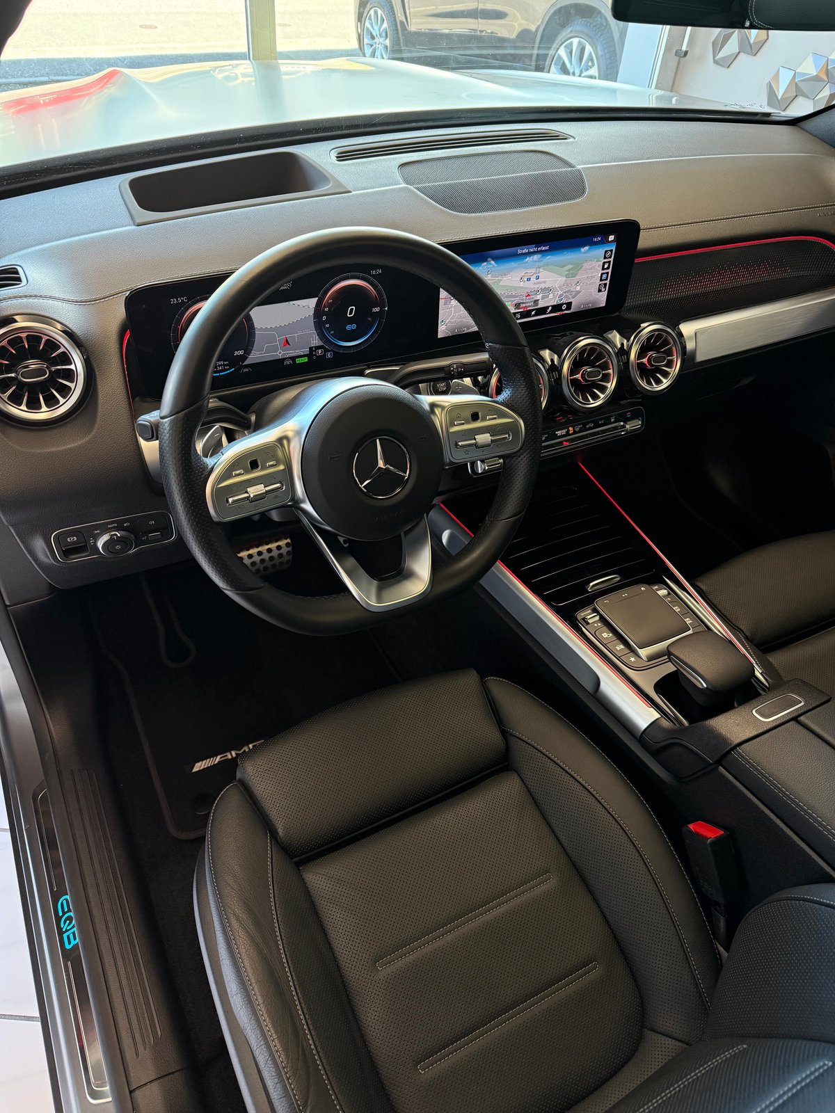 MERCEDES-BENZ EQB 350 AMG Line 4Matic CH-Fahrzeug SOH 96.5, Électrique, Occasion / Utilisé, Automatique - 7