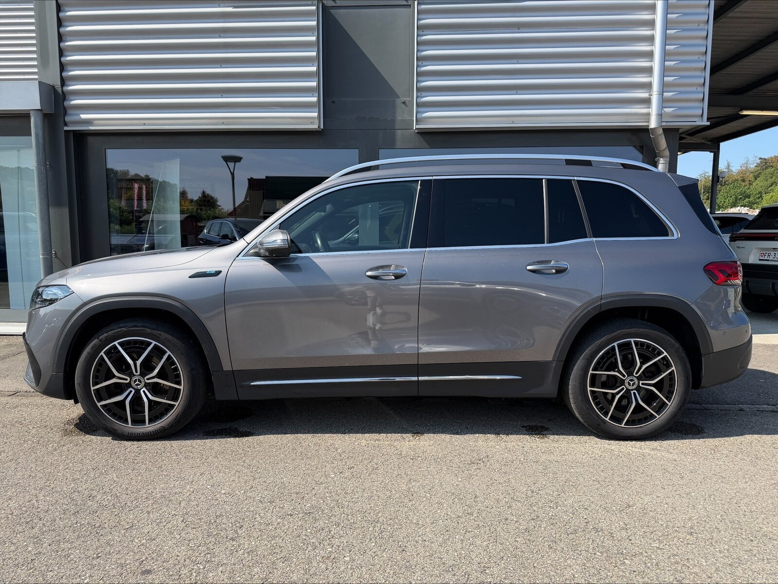 MERCEDES-BENZ EQB 350 AMG Line 4Matic, Elektro, Occasion / Gebraucht, Automatik - 2