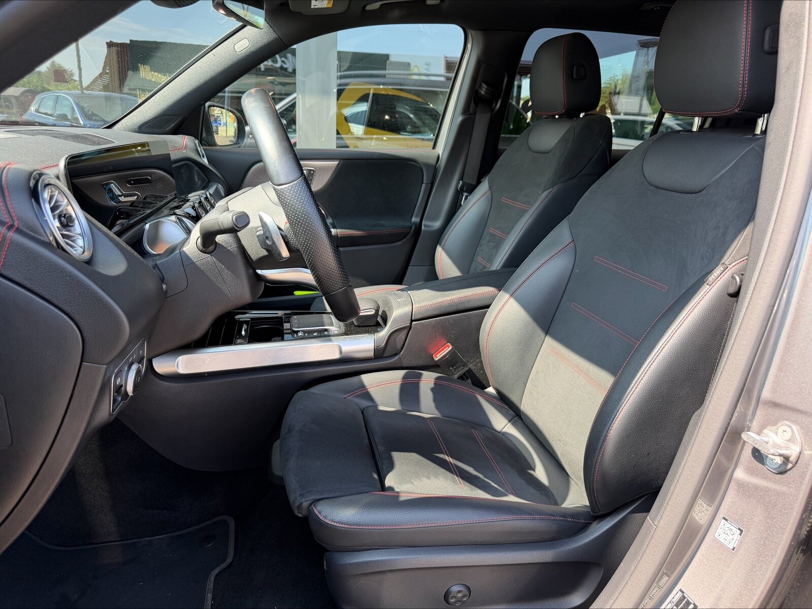 MERCEDES-BENZ EQB 350 AMG Line 4Matic, Elektro, Occasion / Gebraucht, Automatik - 4