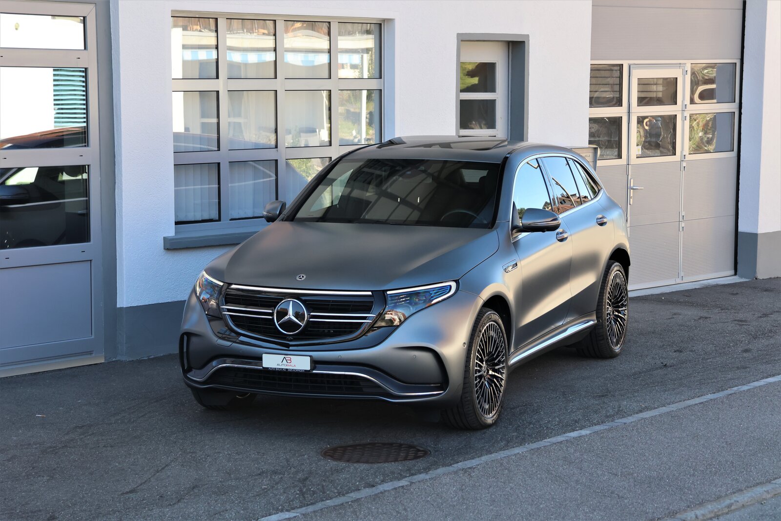 MERCEDES-BENZ EQC 400 AMG Line 4Matic (CH) *Designo Magno*