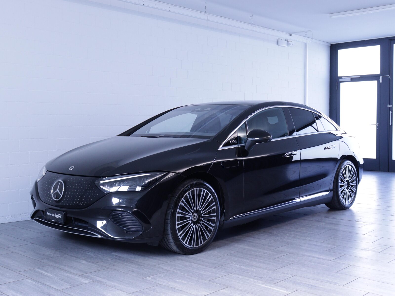 MERCEDES-BENZ EQE 350+ Electric Art Line
