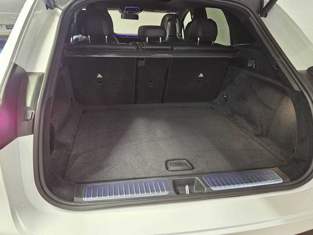 MERCEDES-BENZ EQE 350 4Matic AMG Line Executive Edition, Elektro, Occasion / Gebraucht, Automatik - 4