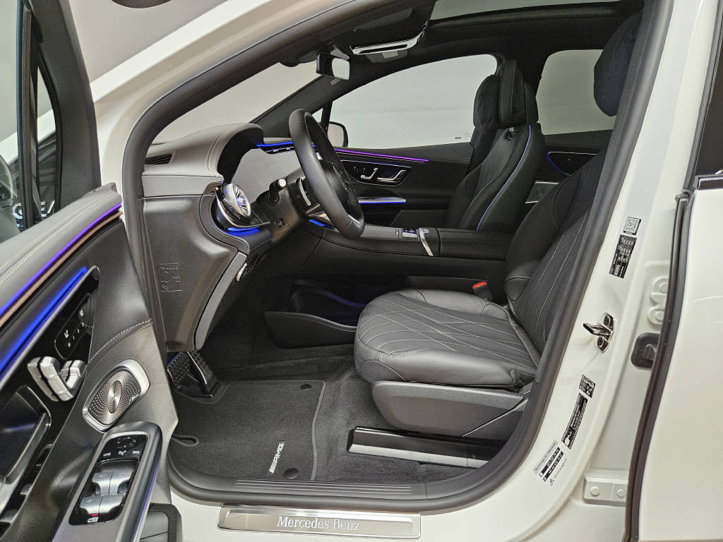 MERCEDES-BENZ EQE 350 4Matic AMG Line Executive Edition, Elektro, Occasion / Gebraucht, Automatik - 5