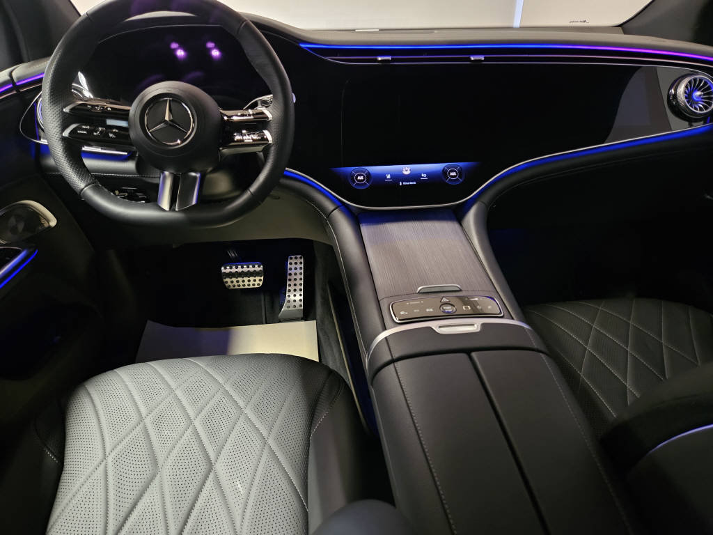 MERCEDES-BENZ EQE 350 4Matic AMG Line Executive Edition, Elektro, Occasion / Gebraucht, Automatik - 6