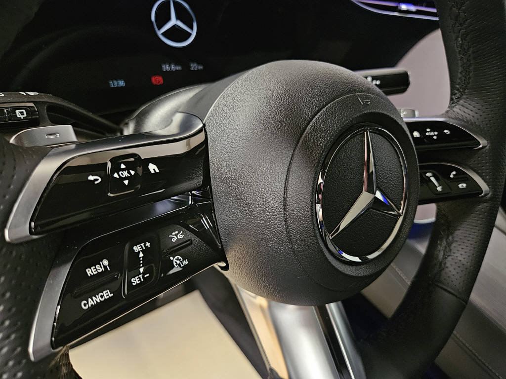 MERCEDES-BENZ EQE 350 4Matic AMG Line Executive Edition, Elektro, Occasion / Gebraucht, Automatik - 7