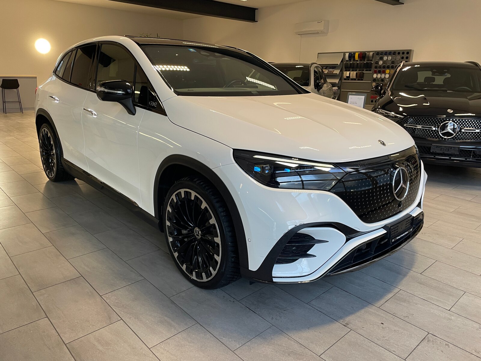 MERCEDES-BENZ EQE SUV 500 4 Matic AMG Line, Elektro, Occasion / Gebraucht, Automatik - 3