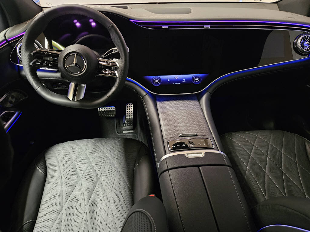 MERCEDES-BENZ EQE 500 4Matic AMG Line Excellence Edition, Electric, Ex-demonstrator, Automatic - 7