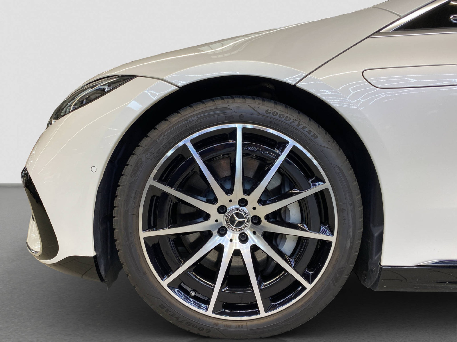 MERCEDES-BENZ EQS 580 AMG Line 4MATIC, Électrique, Occasion / Utilisé, Automatique - 7