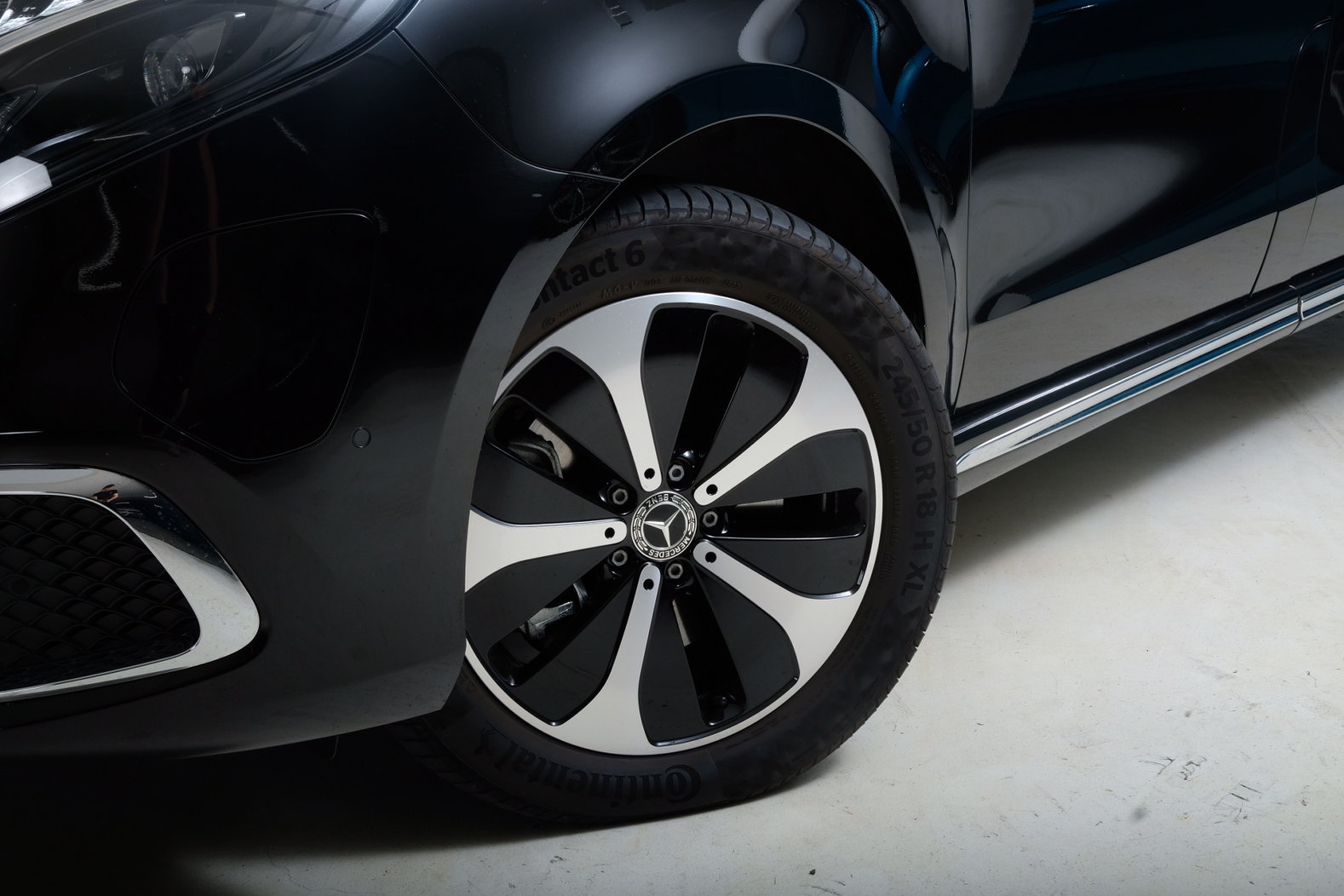 MERCEDES-BENZ EQV 300, Electric, Second hand / Used, Automatic - 2