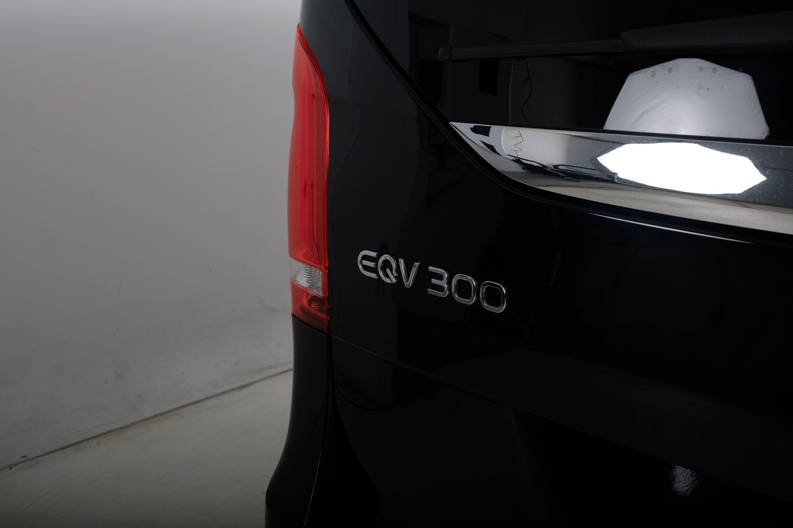 MERCEDES-BENZ EQV 300, Electric, Second hand / Used, Automatic - 4