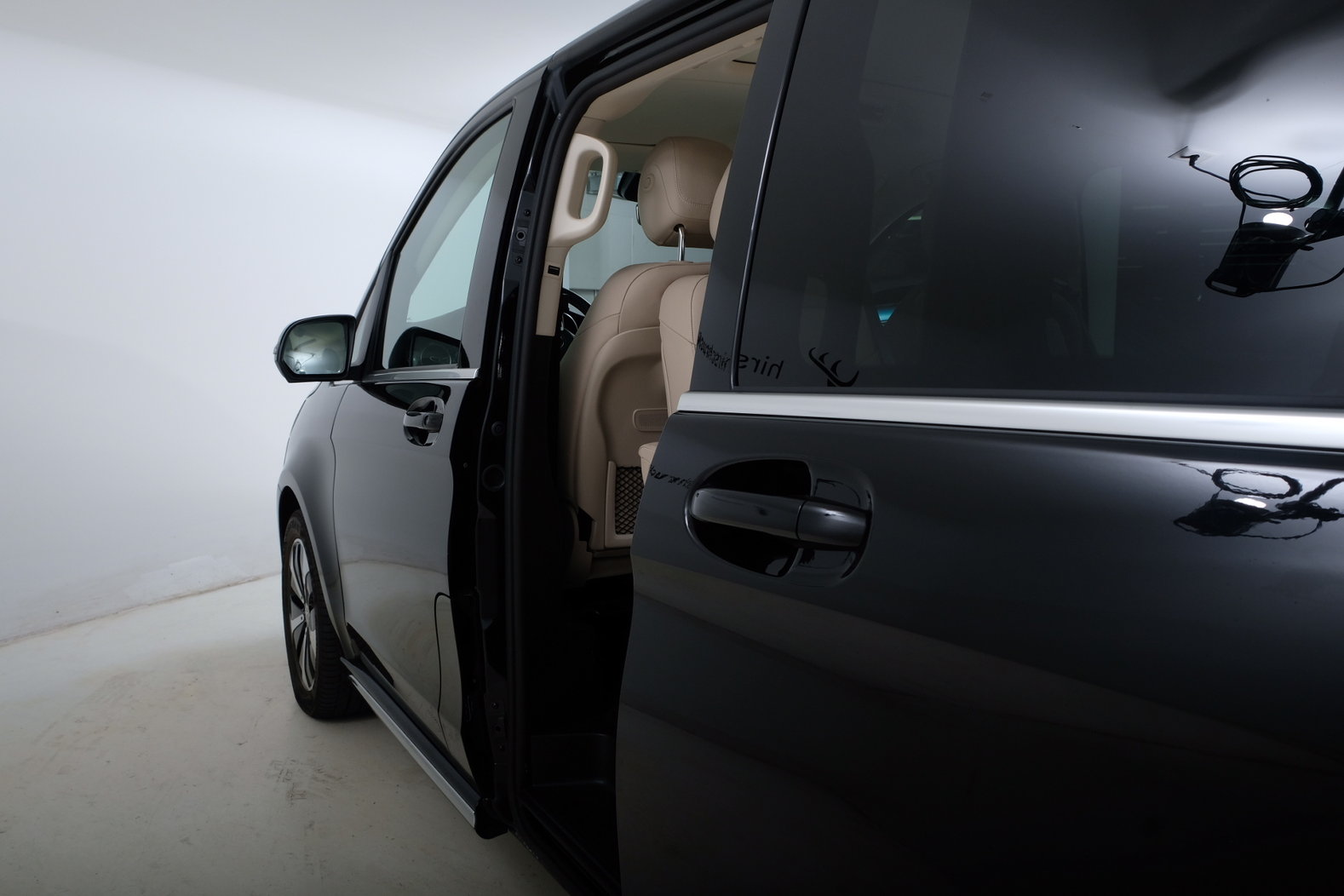 MERCEDES-BENZ EQV 300, Electric, Second hand / Used, Automatic - 6