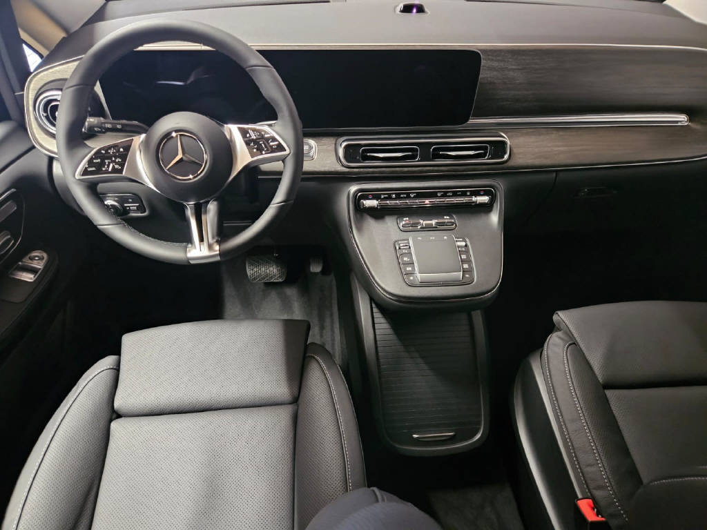 MERCEDES-BENZ EQV 300 lang Van, Electric, Ex-demonstrator, Automatic - 6