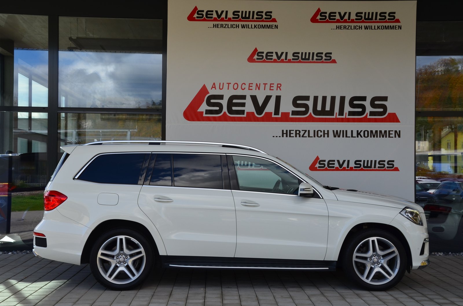 MERCEDES-BENZ GL550*Frisch ab MFK,1 Jahr oder 20'000km Garan, Petrol, Second hand / Used, Automatic - 4