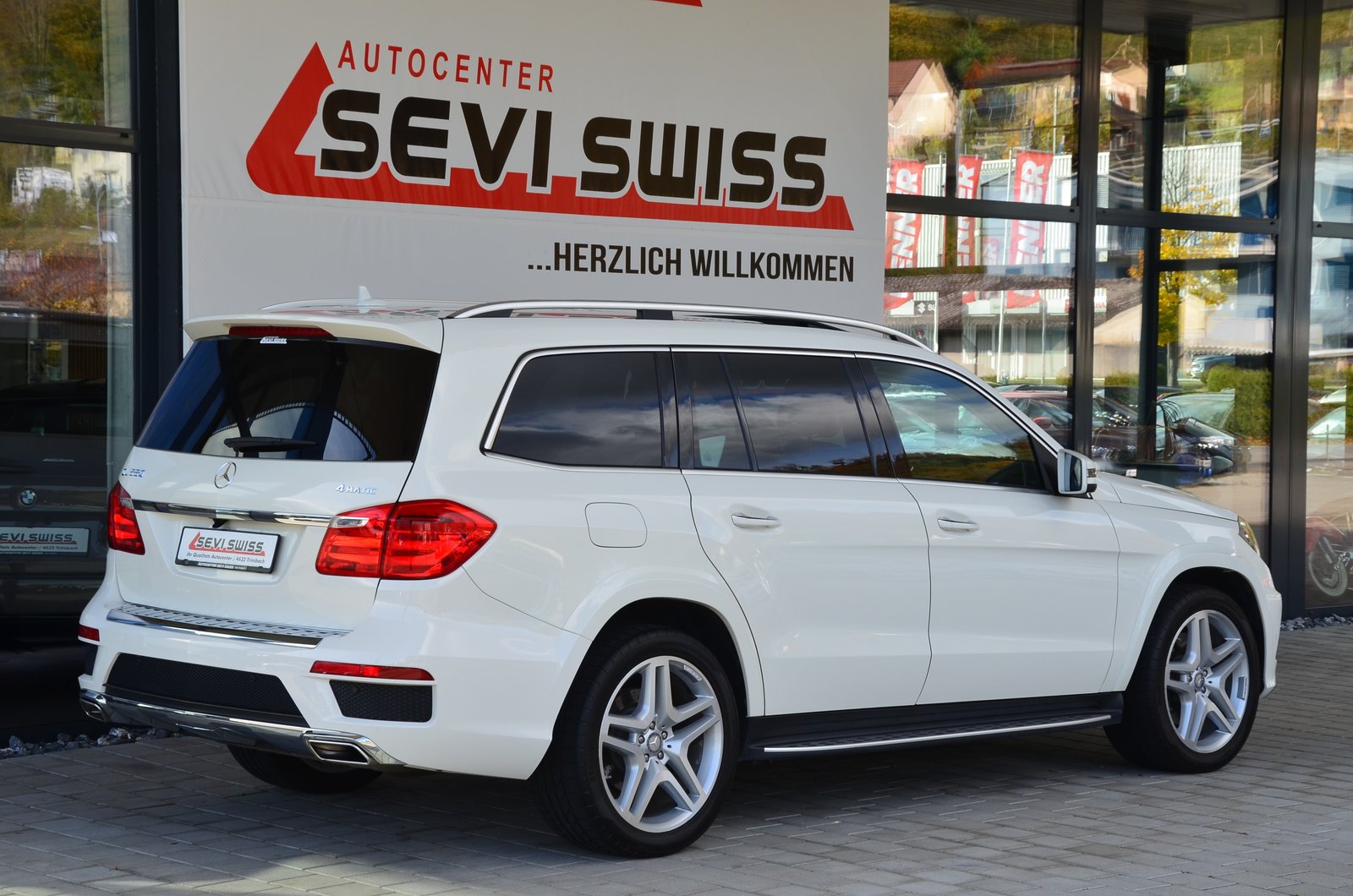 MERCEDES-BENZ GL550*Frisch ab MFK,1 Jahr oder 20'000km Garan, Petrol, Second hand / Used, Automatic - 5