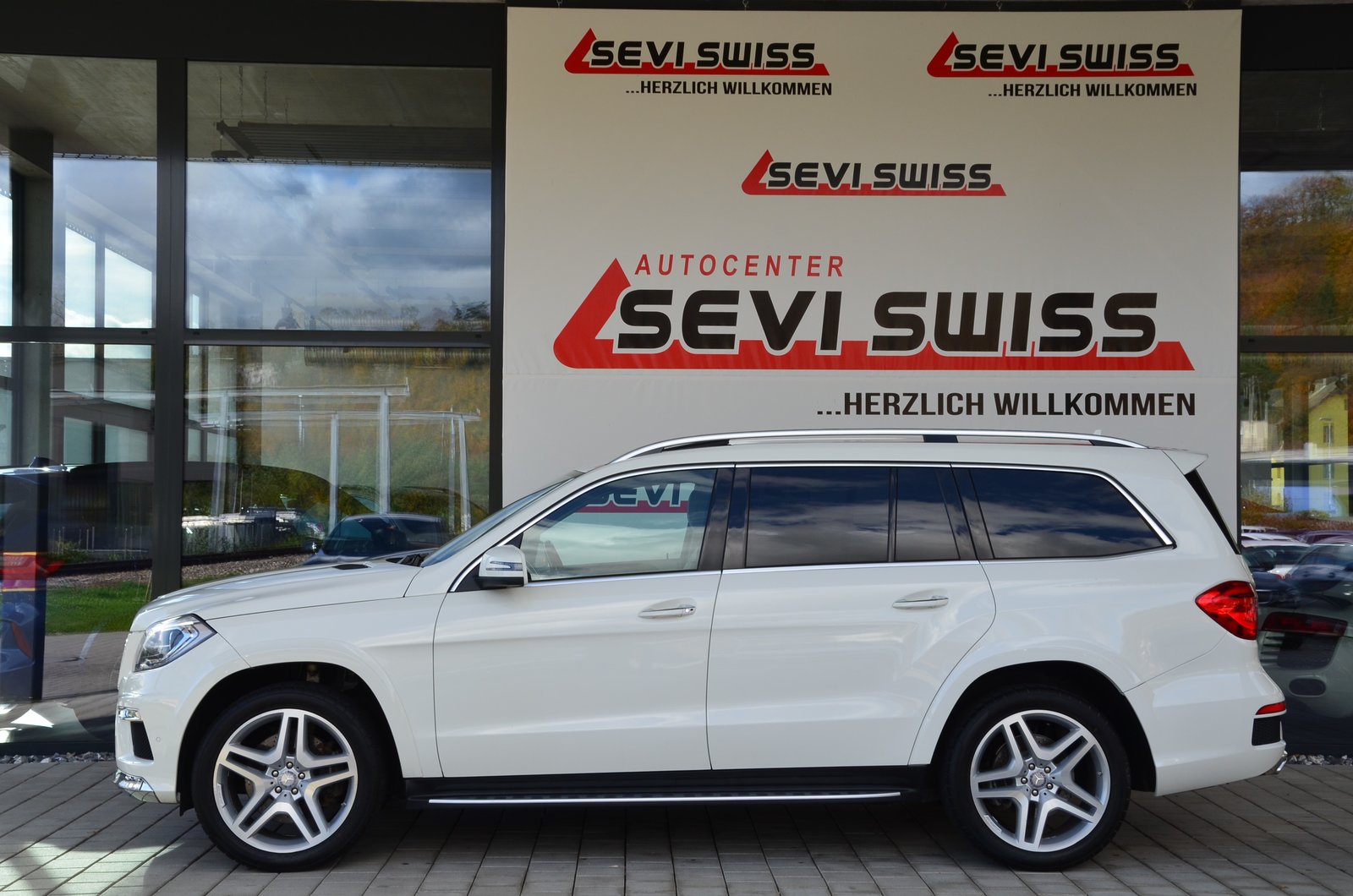 MERCEDES-BENZ GL550*Frisch ab MFK,1 Jahr oder 20'000km Garan, Petrol, Second hand / Used, Automatic - 7